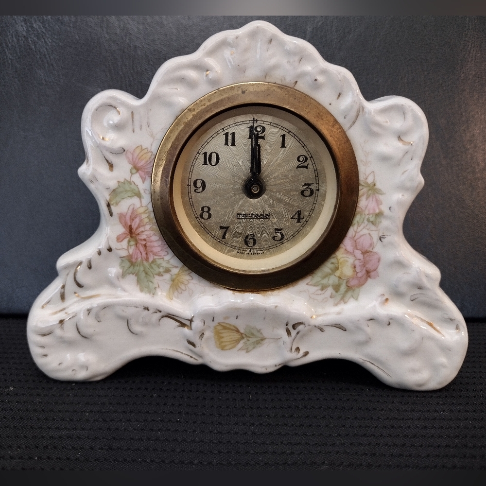 VINTAGE CLOCK MERCEDES WIND UP GERMAN MADE